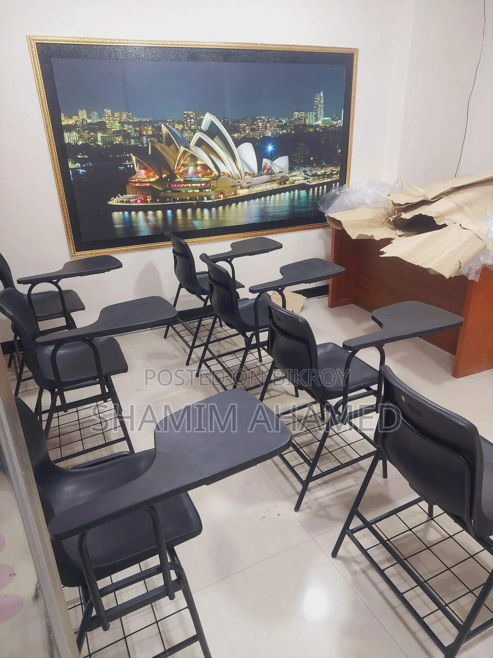 Selling chairs used for less than a month