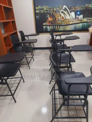 Selling chairs used for less than a month