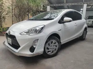 Toyota Aqua G push 2016