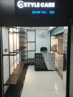 Aesthetic Clothing Showroom for Rent!