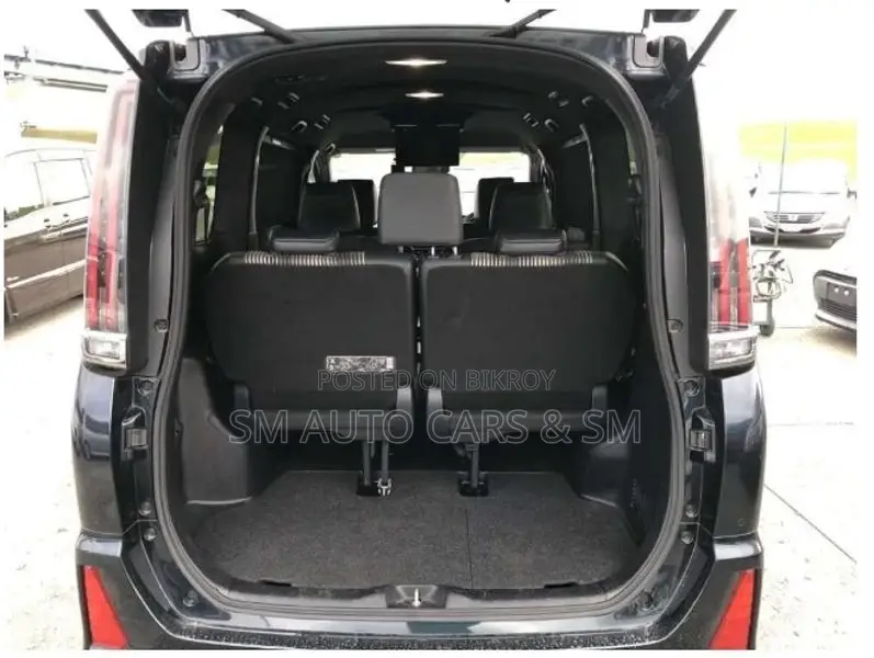 Toyota Noah Hybrid WXB Mica Blue 2021