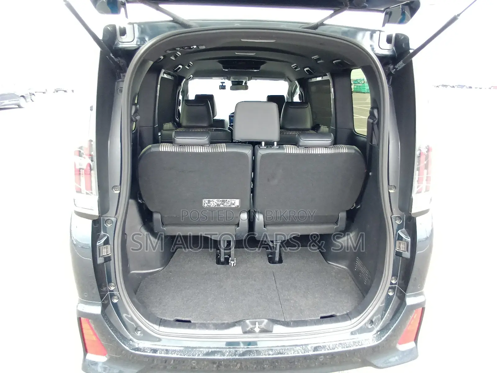 Toyota Noah Hybrid WXB Mica Blue 2021