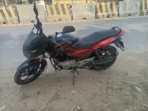 Bajaj Pulsar 150 - 2016