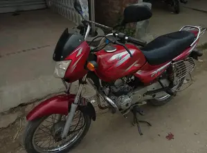 Bajaj CT 100 . 2016