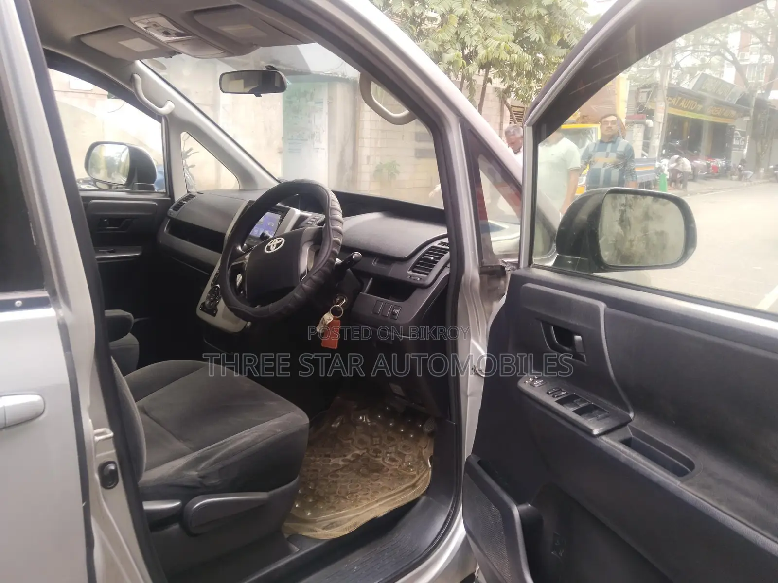 Toyota Noah 2021