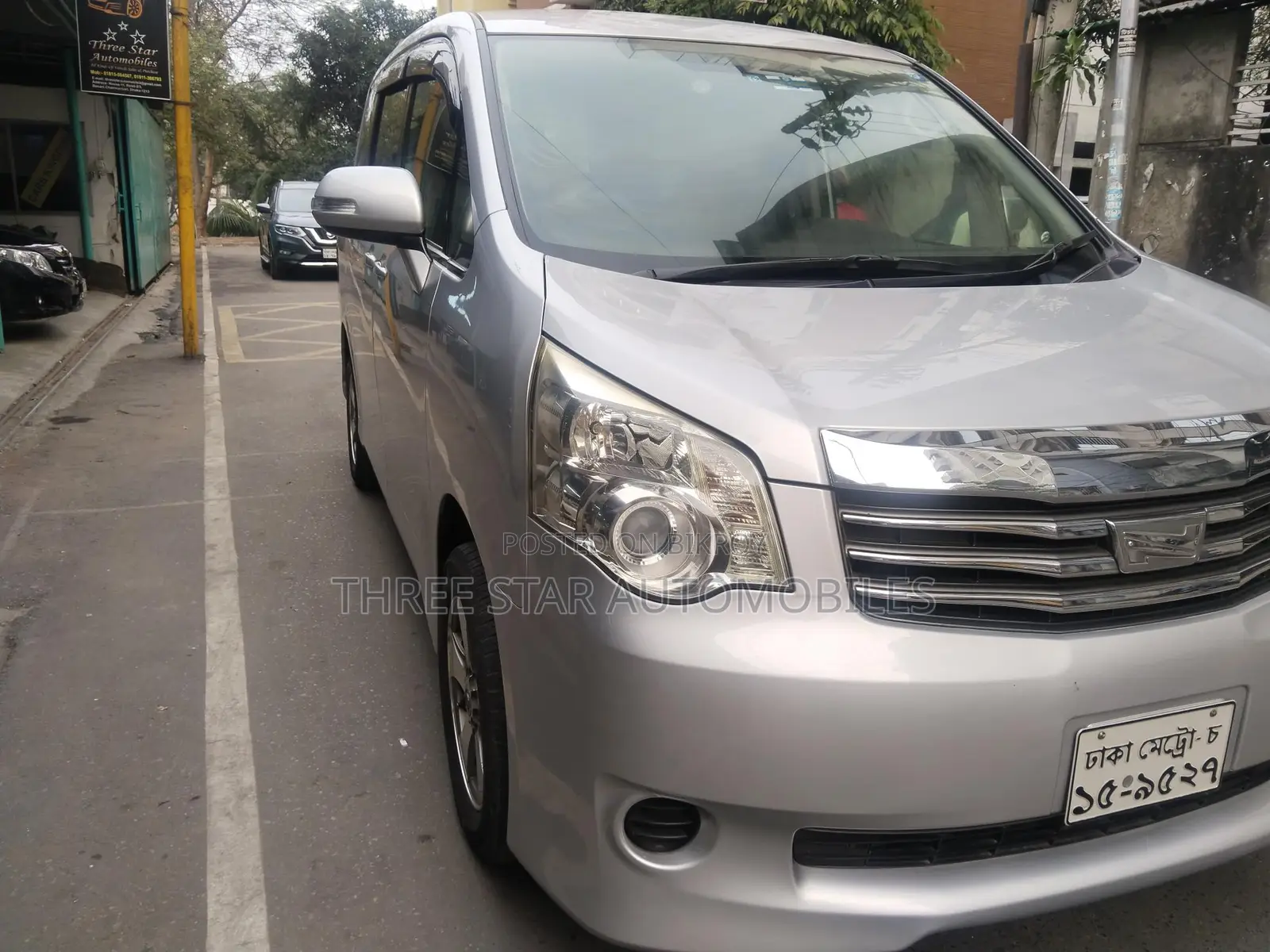 Toyota Noah 2021
