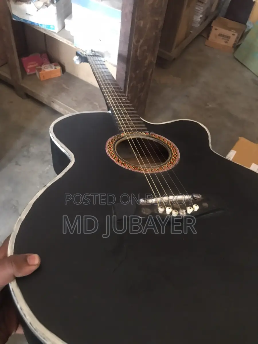 Guitar in Completely Fresh Condition