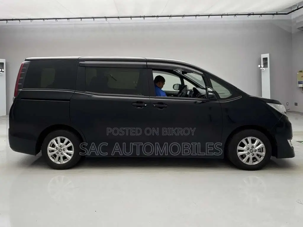 Toyota Noah G edition Hyb 2020