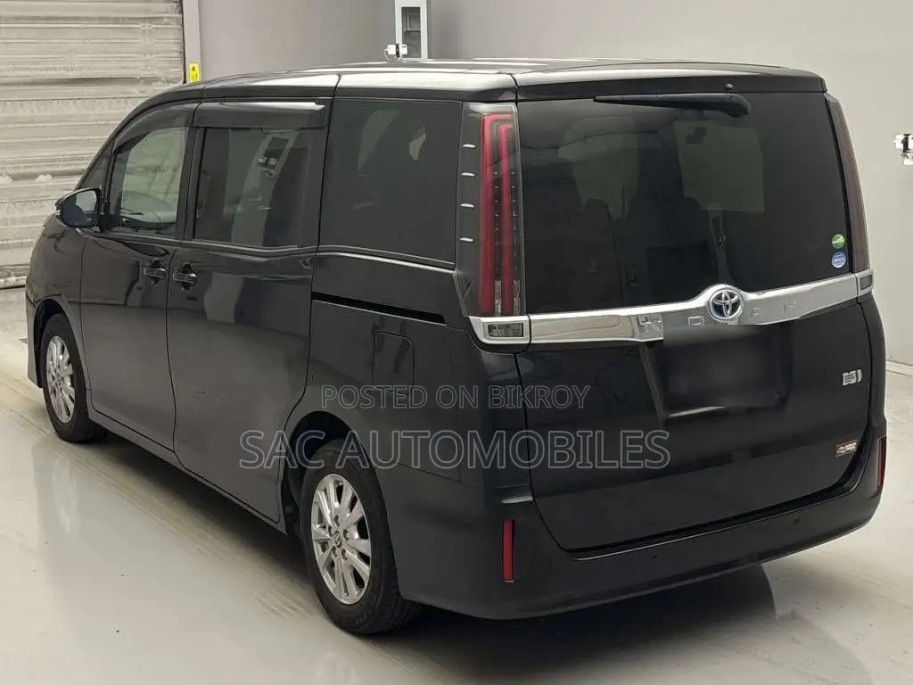 Toyota Noah G edition Hyb 2020