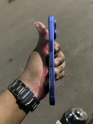 Apple iPhone 16 (Used)