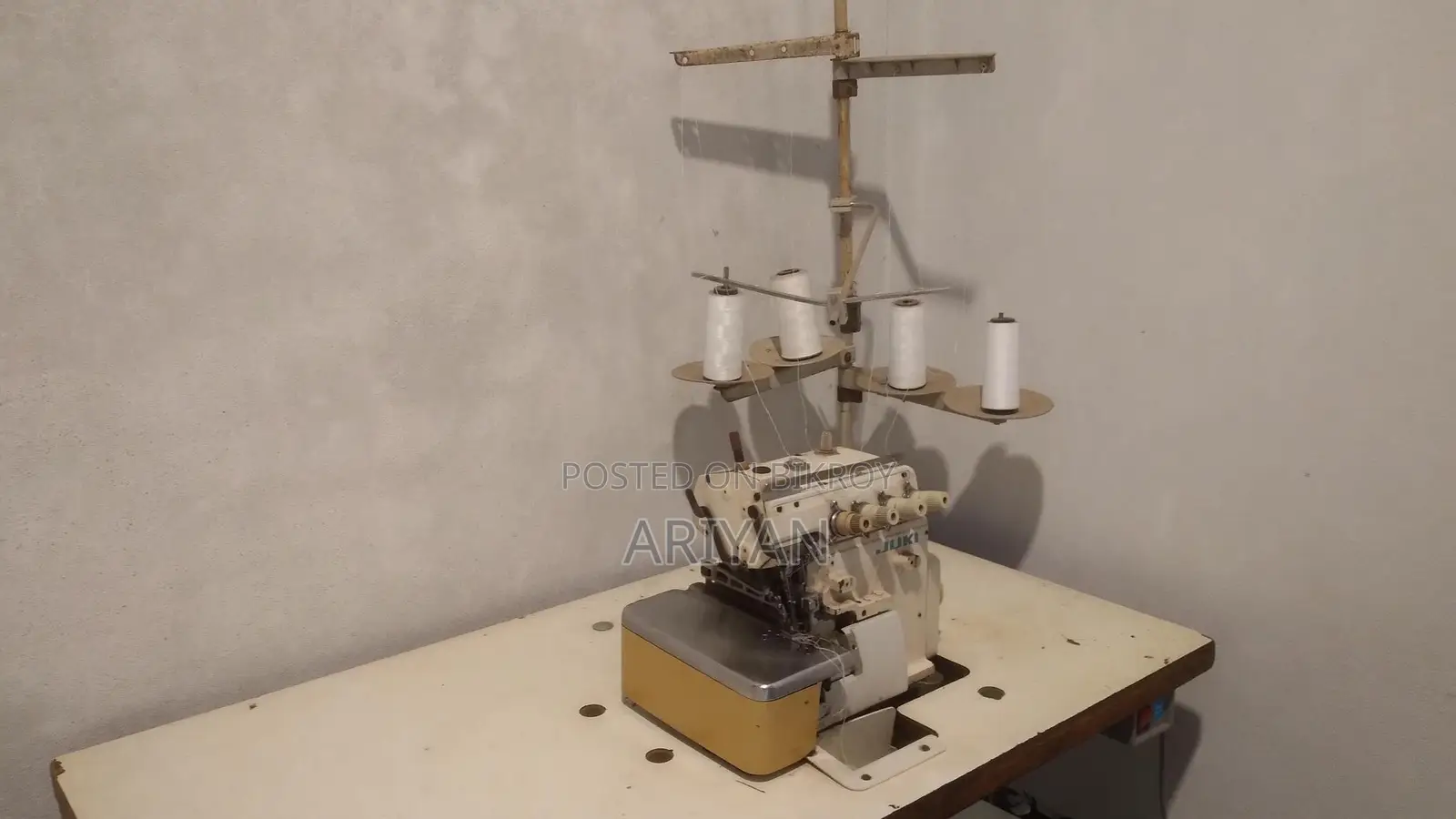 Selling Overlock Machine, Motorized machine has no problems, all OK