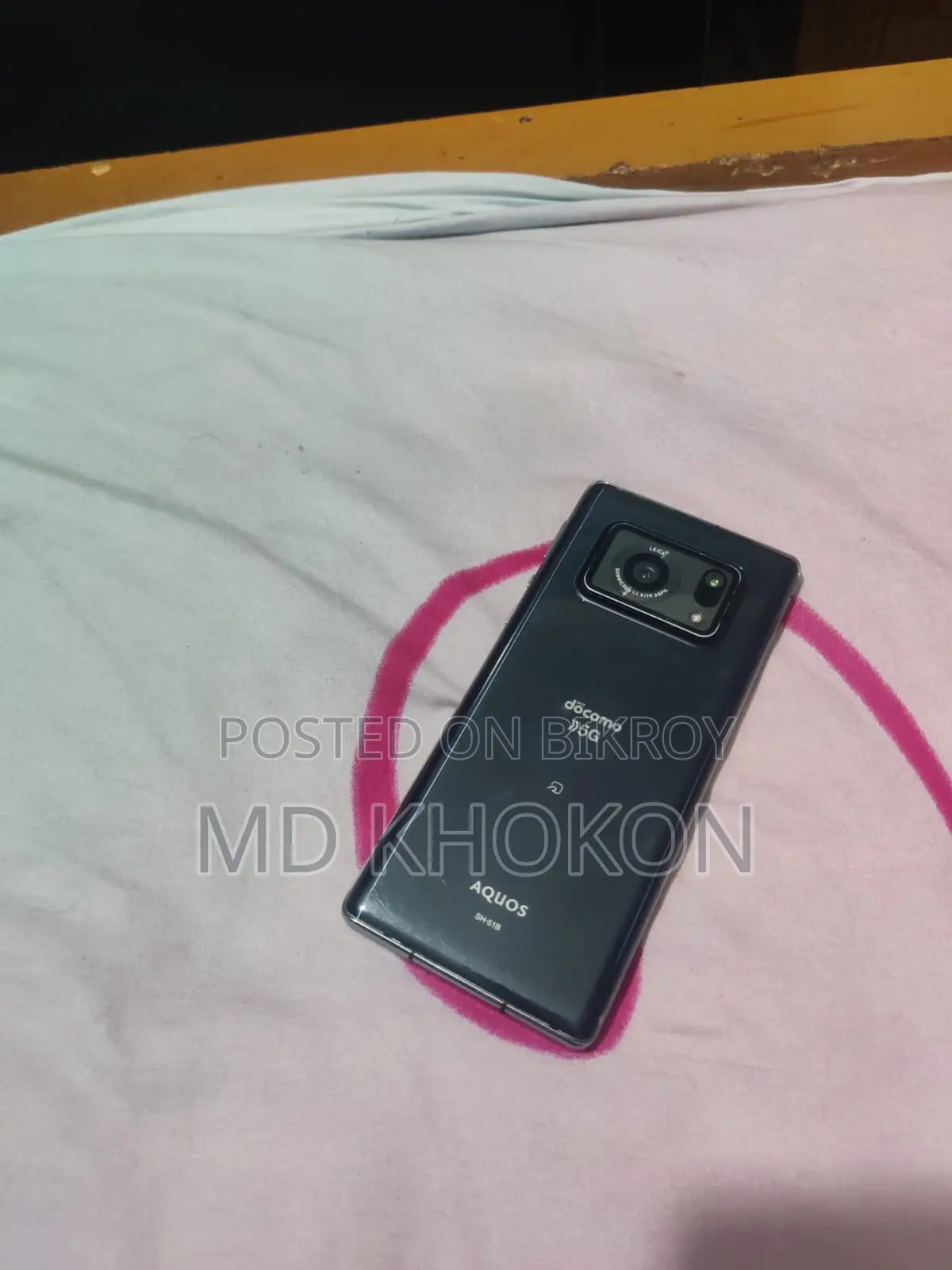 SHARP Aquos R6 Display Issue (Used)