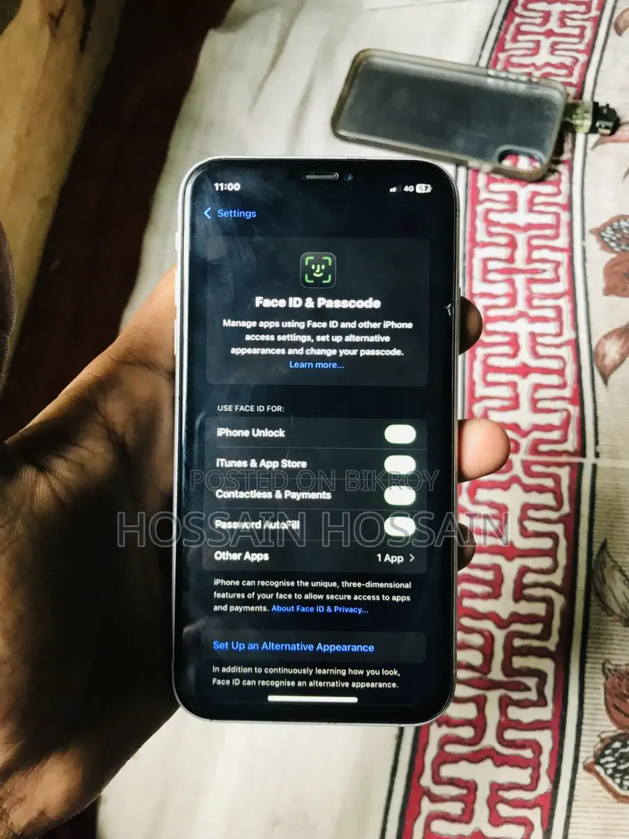 Apple iPhone XR (Used)