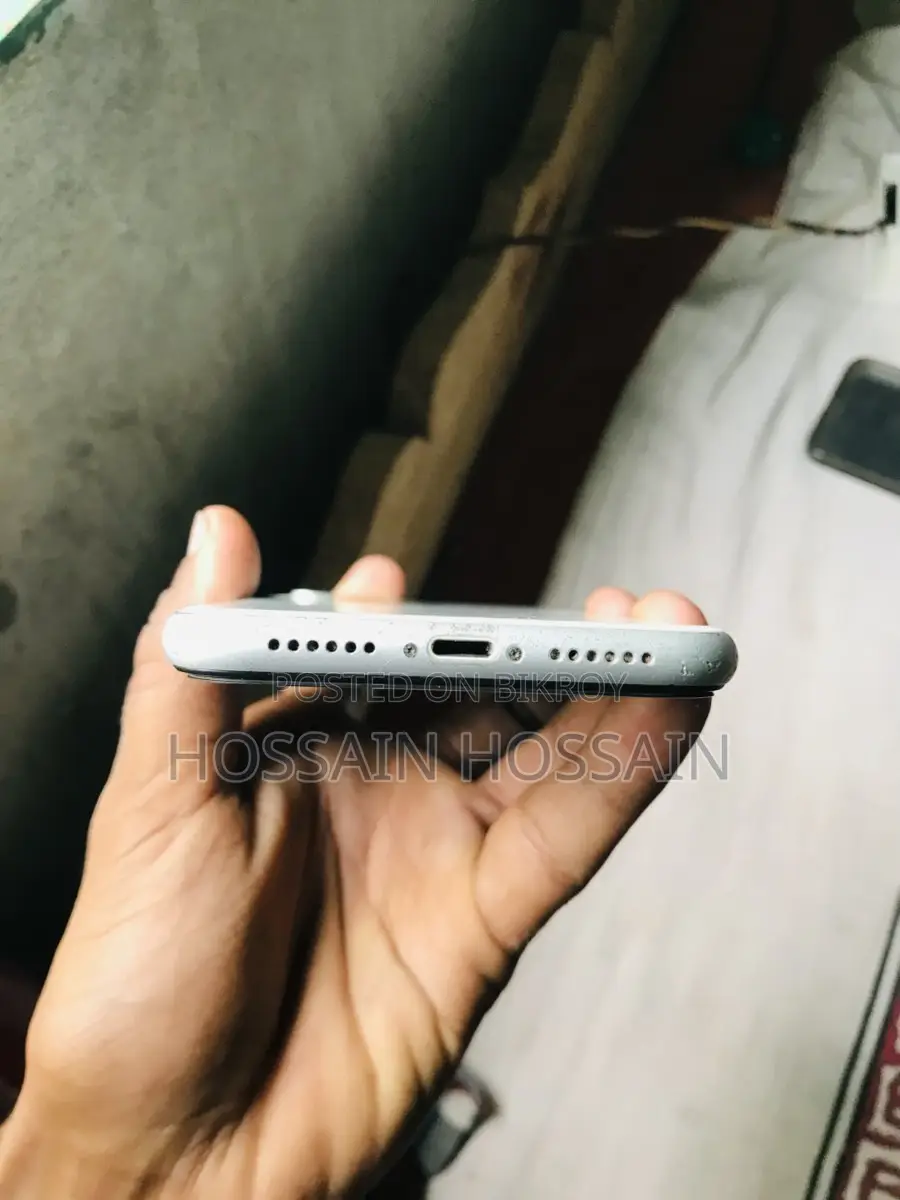 Apple iPhone XR (Used)