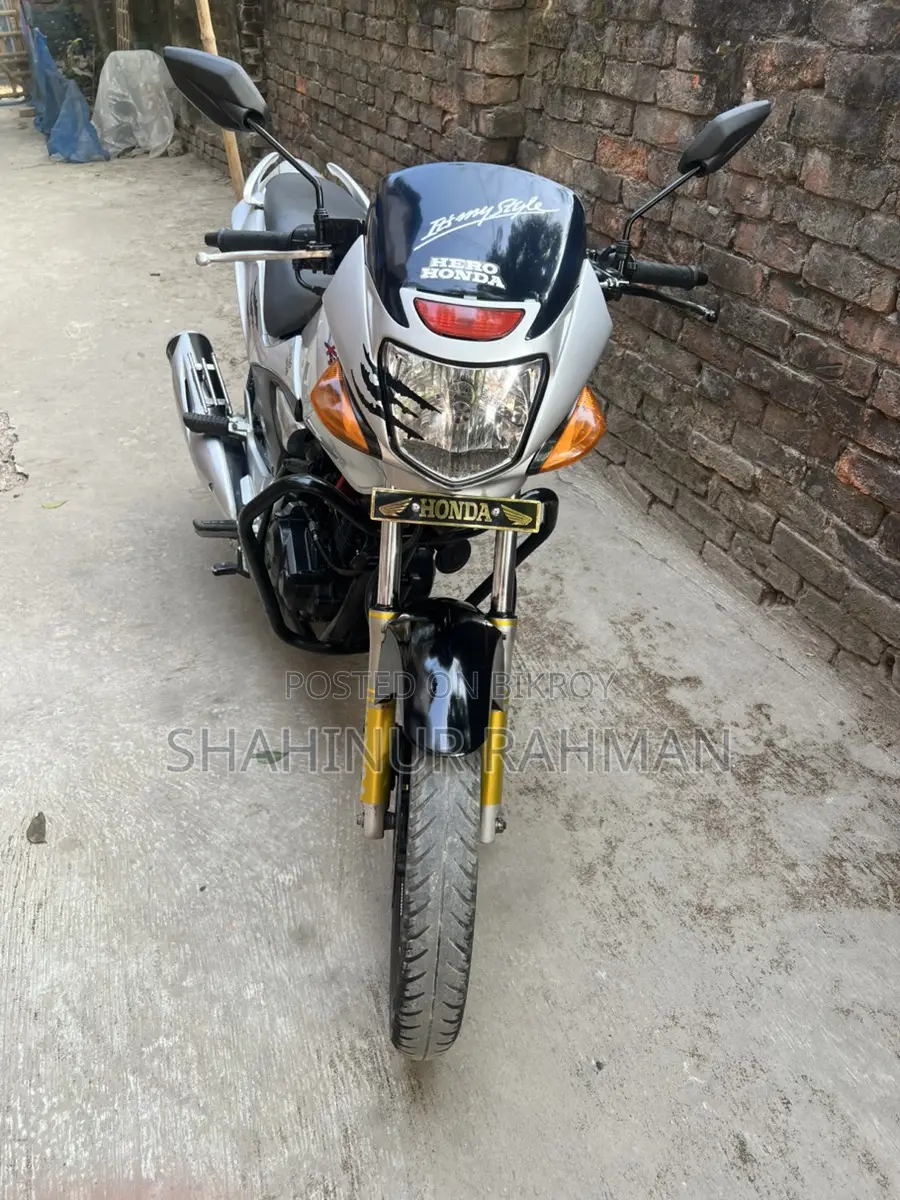Hero CBZ . 2011