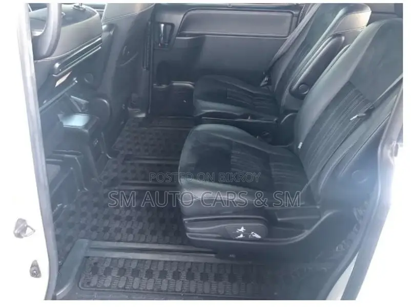 Toyota Esquire Hybrid Gi Premium 2020