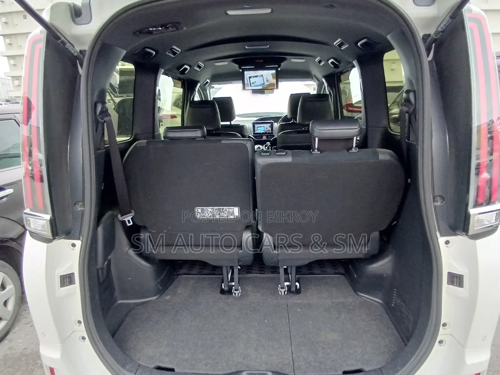 Toyota Esquire Hybrid Gi Premium 2020