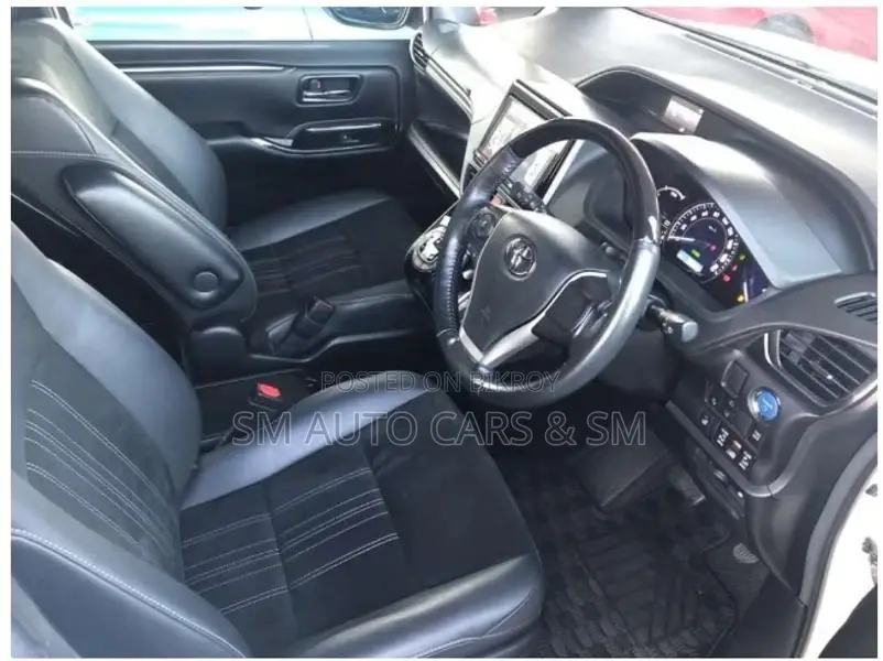 Toyota Esquire Hybrid Gi Premium 2020