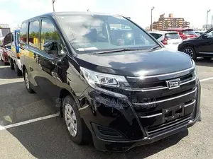 Toyota Noah Non Hybrid X Black 2021