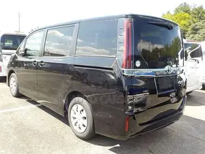 Toyota Noah Non Hybrid X Black 2021