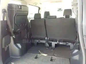 Toyota Noah Non Hybrid X Black 2021