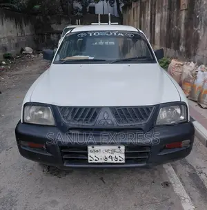 মিতসুবিশি এল২০০ ২০০৭ সাদা