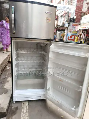 SINGER FRIDGE