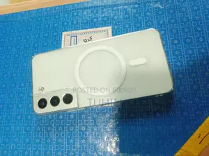 Samsung Galaxy S22 (Used)