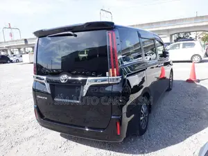 Toyota Esquire Non Hybrid Gi Black 2020