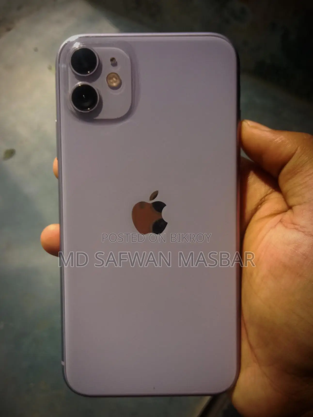 Apple iPhone 11 . (Used)
