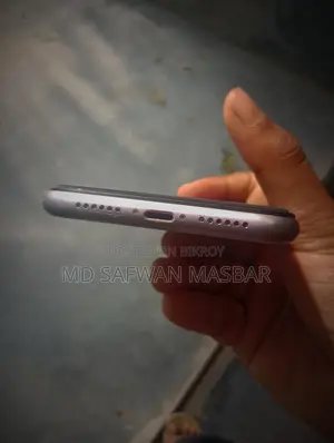 Apple iPhone 11 . (Used)
