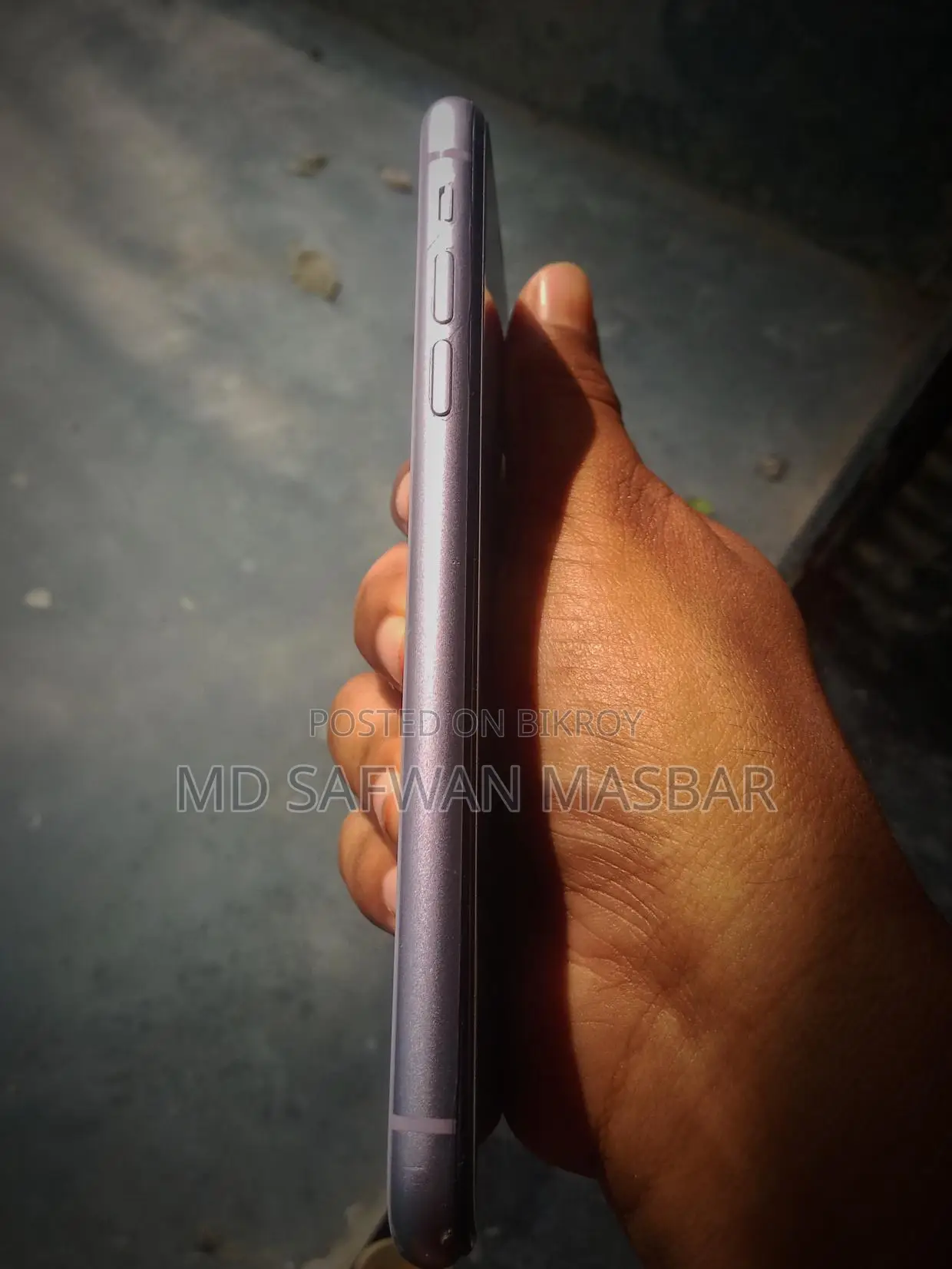 Apple iPhone 11 . (Used)