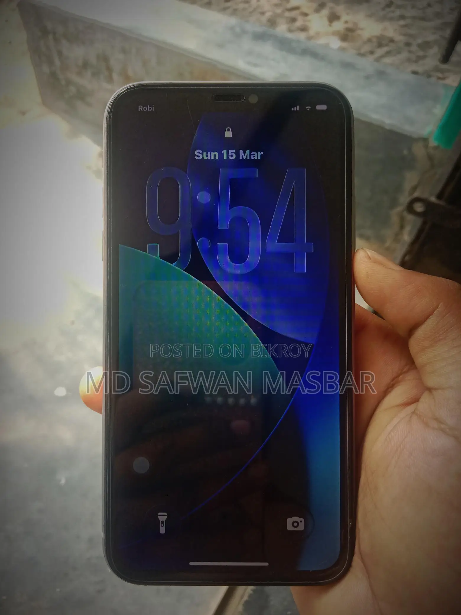 Apple iPhone 11 . (Used)