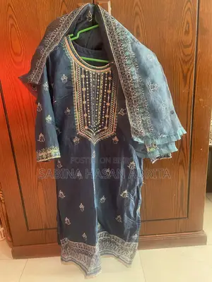 পোশাক বিক্রি হবে