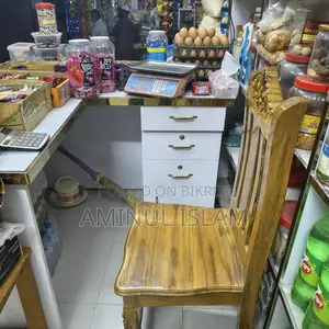 একটি কাউন্টার টেবিল বিক্রি করা হবে