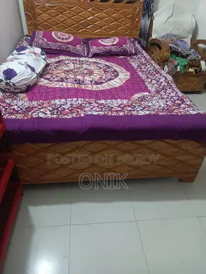 কাঠের তৈরি ৫ ফিট ৭ সেমি বক্স খাট