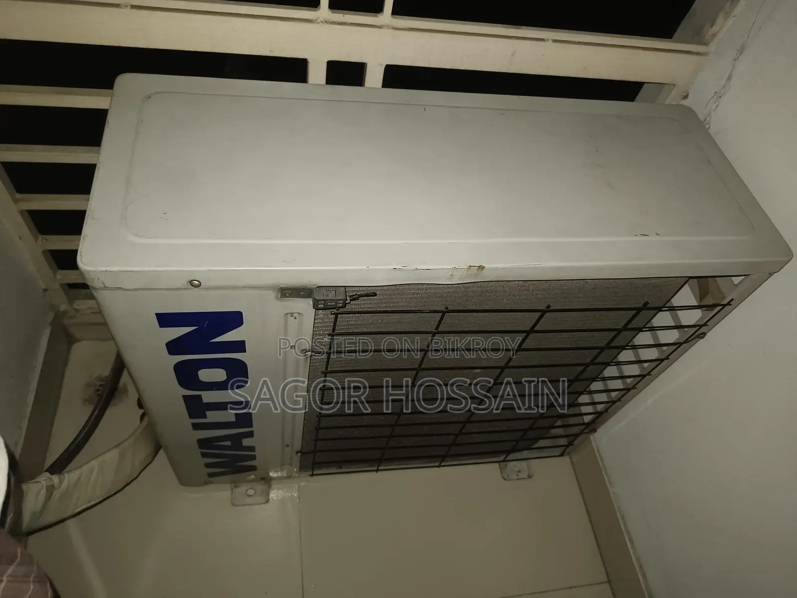 2 Ton Inverter AC in Fresh Condition