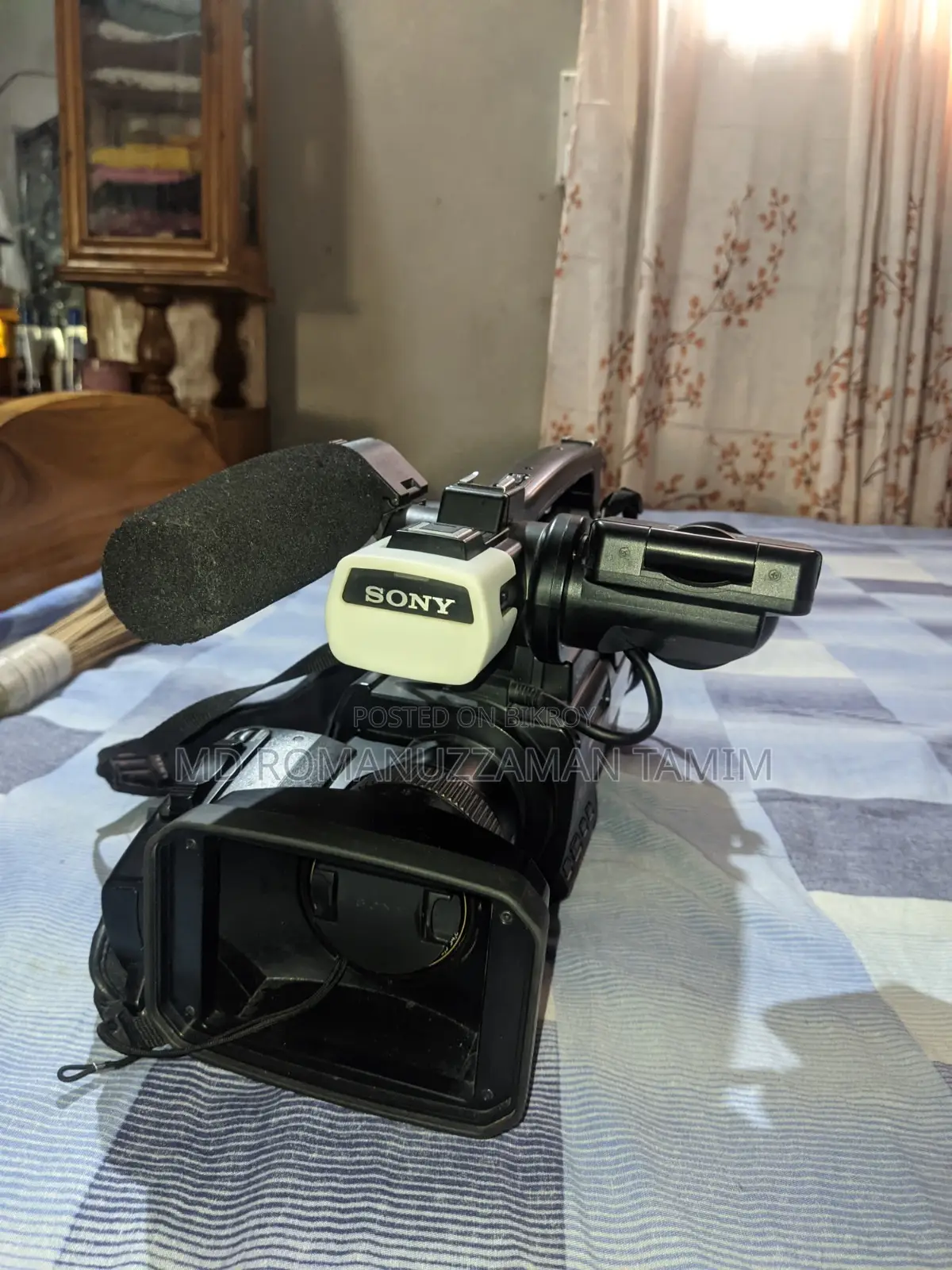 Sony HXR-MC2500 for urgent sale.....