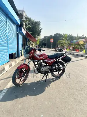 Bajaj CT 100 . 2005