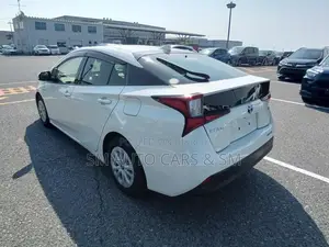 Toyota Prius S Pearl 4 Point 2020