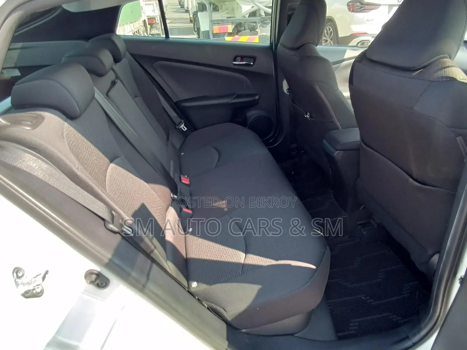 Toyota Prius S Pearl 4 Point 2020