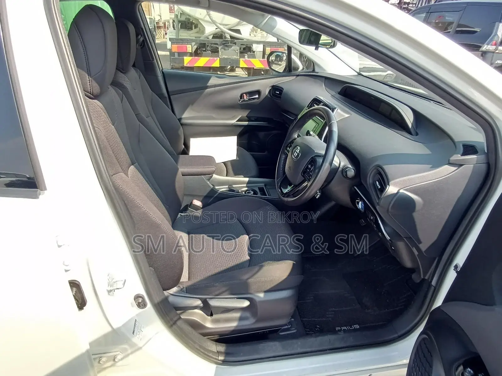 Toyota Prius S Pearl 4 Point 2020