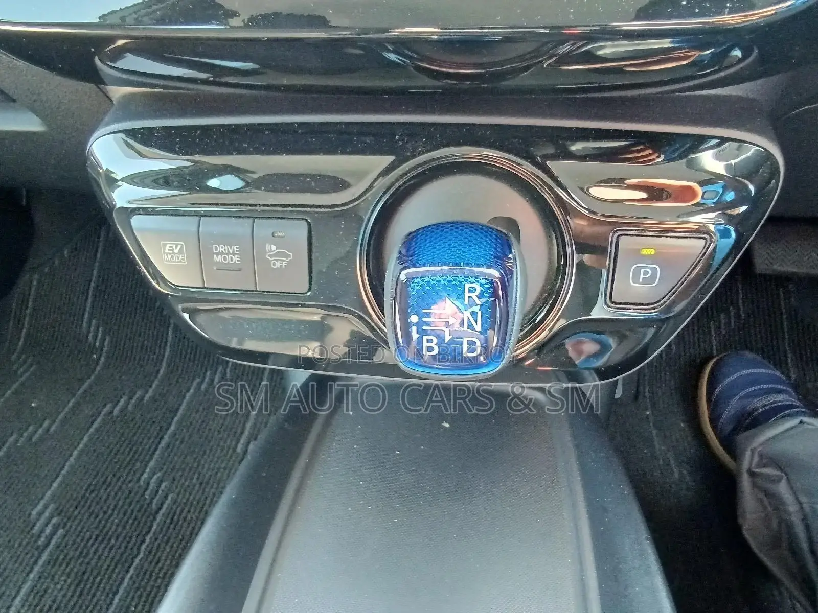 Toyota Prius S Pearl 4 Point 2020