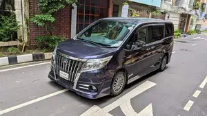 Toyota Esquire GI Hybrid 2015