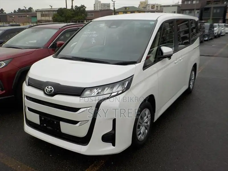 Toyota Noah X 2022