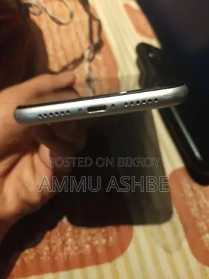 Apple iPhone XR (Used)