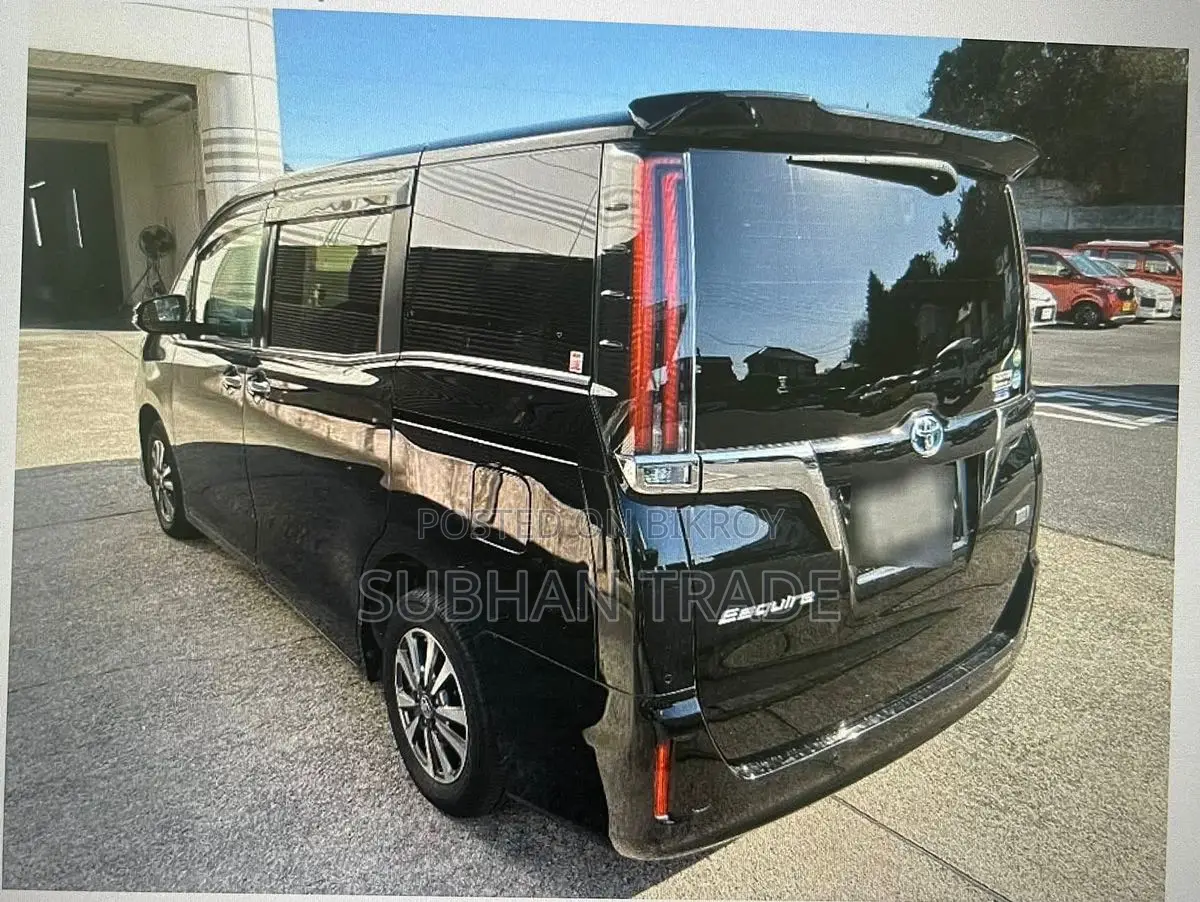 Toyota Esquire GI PREMIUM HYBRID 2021