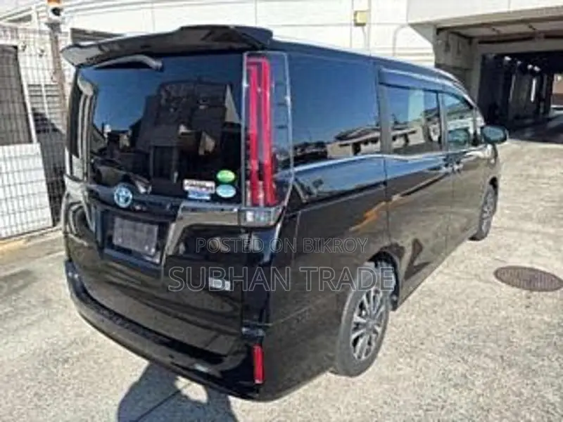 Toyota Esquire GI PREMIUM HYBRID 2021