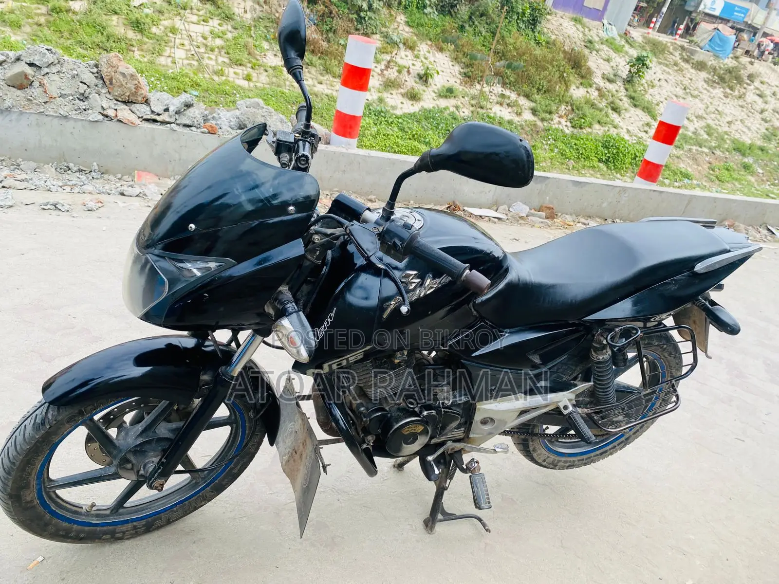 Bajaj Pulsar 150 . 2016