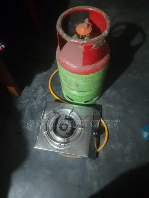 গ্যাসের সিলিন্ডার ও আরএফএল চুলা